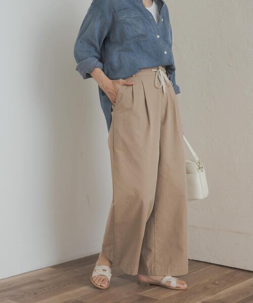 URBAN RESEARCH DOORS(アーバンリサーチドアーズ)の「ドロストタックイージーパンツ(その他パンツ・レディース・ベージュ/ネイビー・MEDIUM)」の6枚目の写真