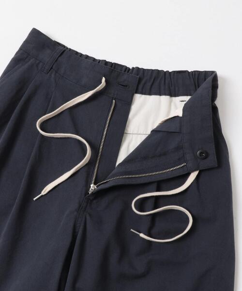 URBAN RESEARCH DOORS(アーバンリサーチドアーズ)の「ドロストタックイージーパンツ(その他パンツ・レディース・ベージュ/ネイビー・MEDIUM)」の20枚目の写真