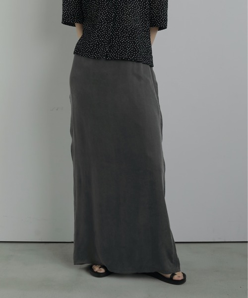 anuke(アンヌーク)の「Mellow Maxi Skirt(スカート・レディース・ブルー系その他/グレー・36inch/38inch)」の2枚目の写真