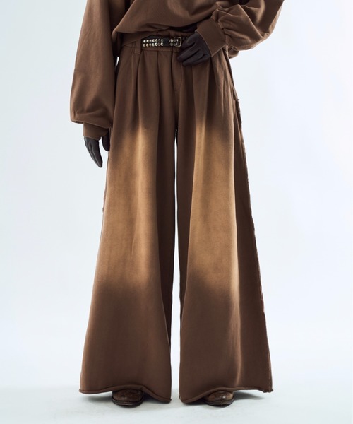 seyto（セイト）の「Bleach-fade 3 tuck baggy sweat pants ブリーチフェード3タックバギースウェットパンツ（スウェットパンツ・メンズ・ブラック/ブラウン/マスタード・1/3/2）」の3枚目の写真