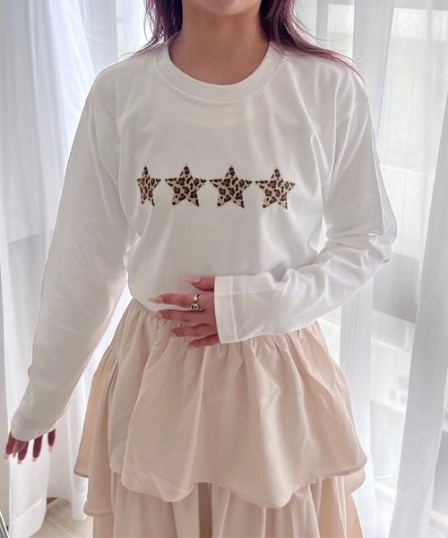 cuorequal(クオレコール)の「スターレオパードロンT/長袖Tシャツ(Tシャツ/カットソー・レディース・ホワイト・MEDIUM)」の1枚目の写真
