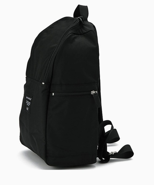 marimekko(マリメッコ)の「【ノベルティ付】Roadie / METRO Backpack(バックパック/リュック・レディース・ブラック・FREE)」の4枚目の写真