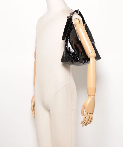 CHRISTIAN VILLA(クリスチャンヴィラ)の「【CHRISTIAN VILLA】レザーショルダーバッグ(Q56456)(ショルダーバッグ・レディース・ブラック・ALL)」の5枚目の写真