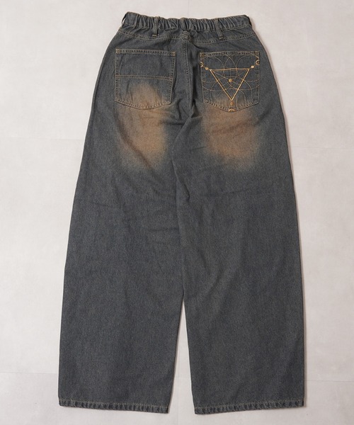 1111clothing（ワンフォークロージング）の「スタッズ使い ワイドカーブ デニム パンツ / Studded Wide Curve Denim Pants（デニムパンツ・メンズ・ブルー/ブラック・M/L）」の17枚目の写真