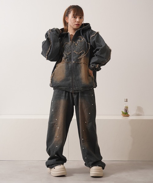 1111clothing（ワンフォークロージング）の「スタッズ使い ワイドカーブ デニム パンツ / Studded Wide Curve Denim Pants（デニムパンツ・メンズ・ブルー/ブラック・M/L）」の22枚目の写真