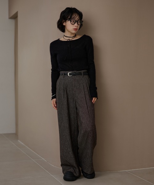 LAULEN(ローレン)の「tuck nuance wide pants /タックニュアンスワイドパンツ(その他パンツ・レディース・ブラック/ブラウン・S/M)」の6枚目の写真