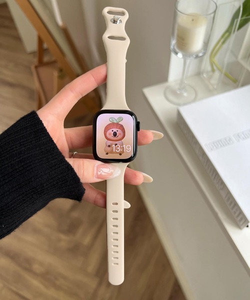 LUON(ルオン)の「LUON / Apple Watch Band / シリコン アップルウォッチ バンド(デジタル腕時計・レディース・パープル/オレンジ/イエロー/アイボリー/ピンク/レッド/グレー/ライトブルー/ブラック・A/B)」の2枚目の写真