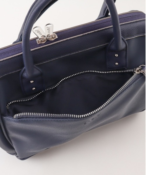 anello（アネロ）の「anello RE:レトロ 口金2WAYショルダー（ショルダーバッグ・レディース・ネイビー/キャメル/ブラック/グレイッシュベージュ/アイボリー/グレー・FREE）」の17枚目の写真