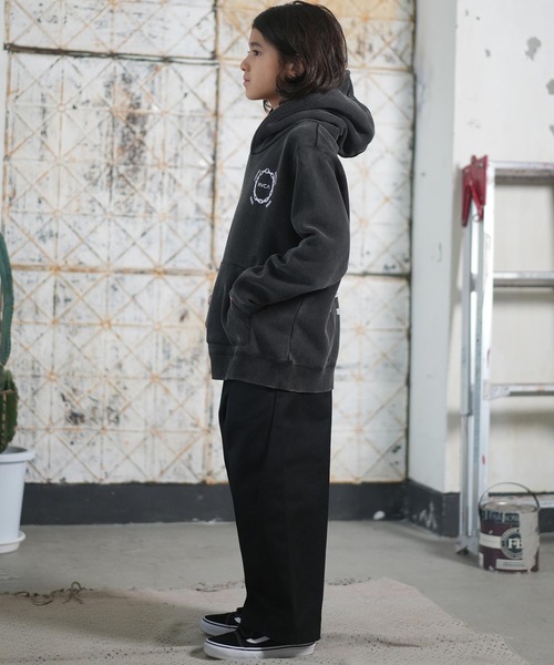 RVCA(ルーカ)の「RVCA/ルーカ METAL URGY HD キッズ パーカー BF046-007(パーカー・キッズ・スミクロ/ホワイト・130cm/140cm/150cm/160cm)」の10枚目の写真