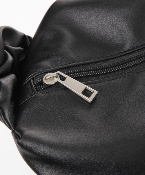 BAYFLOW(ベイフロー)の「PUムーンショルダーBAG(ショルダーバッグ・メンズ・ブラック/ブラウン・FREE)」の8枚目の写真