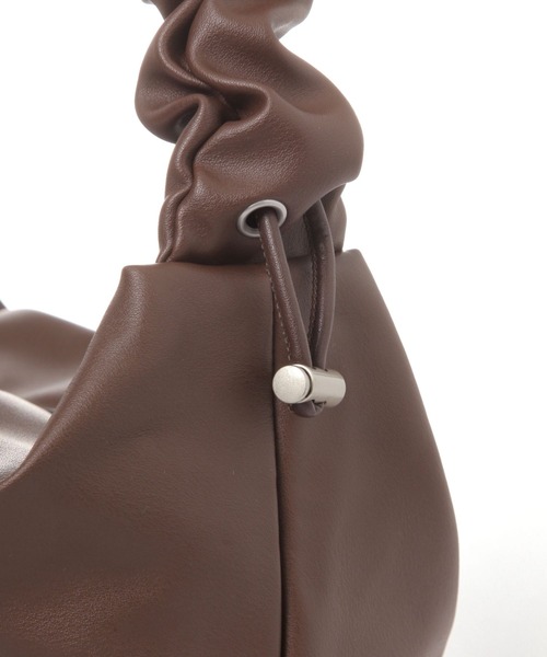 BAYFLOW(ベイフロー)の「PUムーンショルダーBAG(ショルダーバッグ・メンズ・ブラック/ブラウン・FREE)」の13枚目の写真