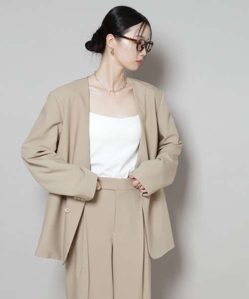 NANO universe（ナノユニバース）の「カラーレスワイドショルダージャケット(セットアップ可)（ノーカラージャケット・レディース・ブラック/ベージュ・FREE）」の2枚目の写真