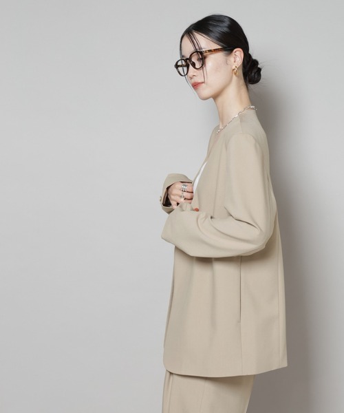 NANO universe（ナノユニバース）の「カラーレスワイドショルダージャケット(セットアップ可)（ノーカラージャケット・レディース・ブラック/ベージュ・FREE）」の3枚目の写真