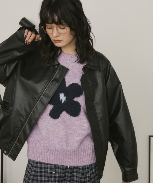 MERLOT（メルロー）の「オーバーサイズフェイクレザーフライトジャケット（ブルゾン・レディース・ブラウン/ブラック・FREE）」の4枚目の写真