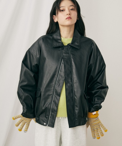 MERLOT（メルロー）の「オーバーサイズフェイクレザーフライトジャケット（ブルゾン・レディース・ブラウン/ブラック・FREE）」の21枚目の写真