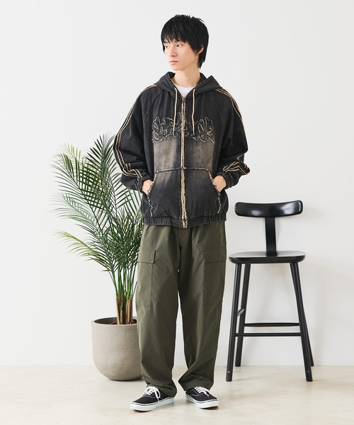 __gram.（スペースグラム）の「【__gram./スペースグラム】【オーバーダイ加工で今っぽさをプラス】ダメージデニムZIPフーディー ヴィンテージ風 ワイドシルエット ユニセックス（デニムジャケット・メンズ・グレー/ブラック・LARGE/MEDIUM）」の4枚目の写真