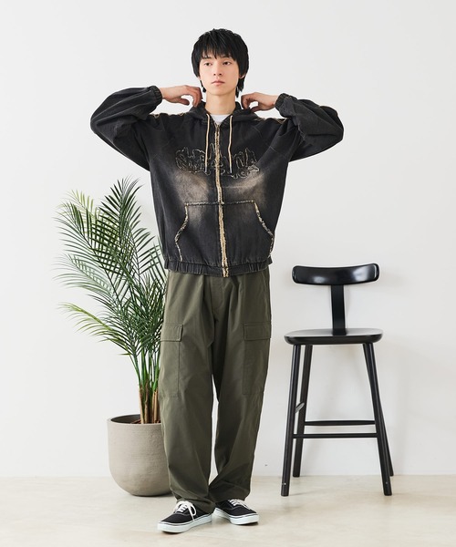 __gram.（スペースグラム）の「【__gram./スペースグラム】【オーバーダイ加工で今っぽさをプラス】ダメージデニムZIPフーディー ヴィンテージ風 ワイドシルエット ユニセックス（デニムジャケット・メンズ・グレー/ブラック・LARGE/MEDIUM）」の6枚目の写真