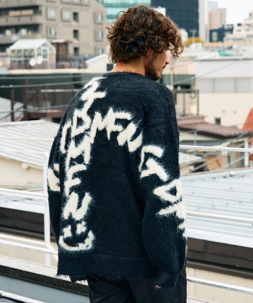 STUD MUFFIN（スタッドマフィン）の「STUD MUFFIN/スタッドマフィン/フェザーヤーン ビックロゴクロスインターシャ シャギープルオーバー（ニット/セーター・メンズ・ブラック/グレー・3/2/4）」の3枚目の写真