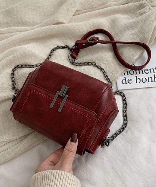 mebole（メボレ）の「レトロスクエアチェーンショルダーバッグ（ショルダーバッグ・レディース・レッド/ブラウン/ブラック・FREE）」の15枚目の写真