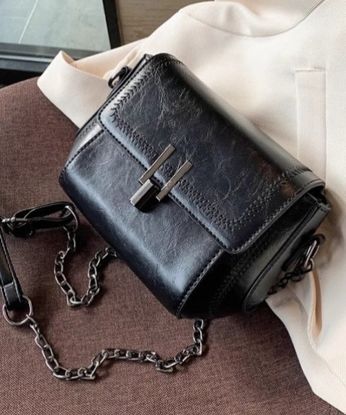 mebole（メボレ）の「レトロスクエアチェーンショルダーバッグ（ショルダーバッグ・レディース・レッド/ブラウン/ブラック・FREE）」の11枚目の写真