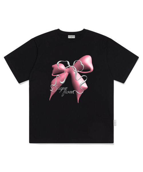 ESCAPEFROM(エスケープフロム)の「ピンク3Dレイヤードリボンプリントオーバーサイズ半袖Tシャツブラック(Tシャツ/カットソー・レディース・その他・LARGE/SMALL/MEDIUM)」の1枚目の写真