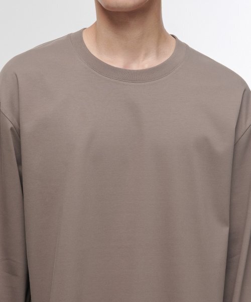 MUSINSA STANDARD（ムシンサスタンダード）の「シルケットリラックスクルーネック長袖Tシャツ[ダスティベージュ]（Tシャツ/カットソー・メンズ・その他・SMALL/MEDIUM/LARGE/X-LARGE/XX-LARGE/XXX-LARGE）」の3枚目の写真