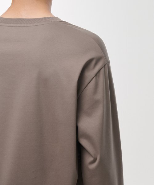MUSINSA STANDARD（ムシンサスタンダード）の「シルケットリラックスクルーネック長袖Tシャツ[ダスティベージュ]（Tシャツ/カットソー・メンズ・その他・SMALL/MEDIUM/LARGE/X-LARGE/XX-LARGE/XXX-LARGE）」の5枚目の写真