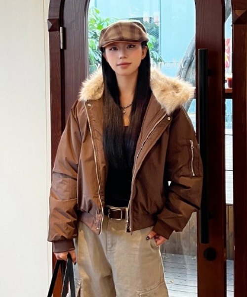 LAC-VERT（ラック・ヴェール）の「フェイクファーフードブルゾン（ブルゾン・レディース・ブラック/ブラウン・FREE）」の8枚目の写真