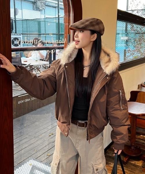 LAC-VERT（ラック・ヴェール）の「フェイクファーフードブルゾン（ブルゾン・レディース・ブラック/ブラウン・FREE）」の3枚目の写真