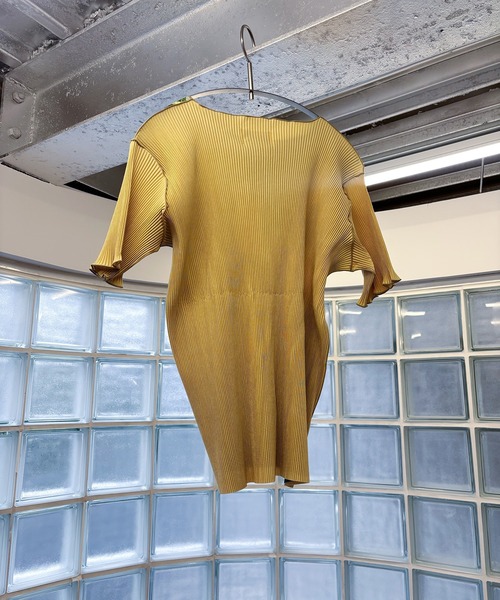 kotohayokozawa（コトハヨコザワ）の「GRAPHIC WAVE RELAX TOP（Tシャツ/カットソー・レディース・ブラック/ライトブルー/グリーン・FREE）」の5枚目の写真