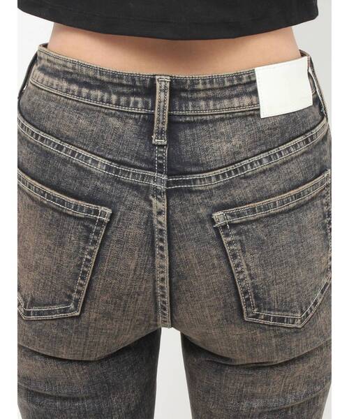 GYDA(ジェイダ)の「ハイウエストbijouフレアデニムパンツ(デニムパンツ・レディース・ブラック/ライトブルー/インディゴブルー・X-SMALL/SMALL/MEDIUM)」の9枚目の写真