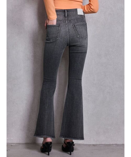 GYDA(ジェイダ)の「ハイウエストbijouフレアデニムパンツ(デニムパンツ・レディース・ブラック/ライトブルー/インディゴブルー・X-SMALL/SMALL/MEDIUM)」の12枚目の写真