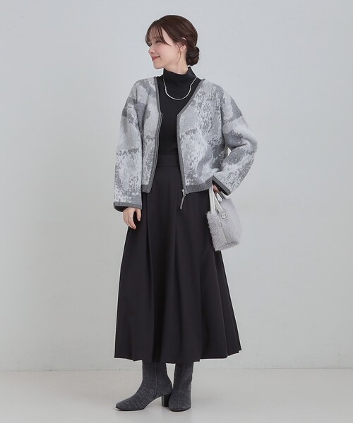 Cutie Blonde（キューティーブロンド）の「【洗濯機可】選べる3柄 VネックZIPカーディガン（カーディガン/ボレロ・レディース・ホワイト系9/ブラック系/ブルー系3/ホワイト系1/グレー系3/ネイビー系5・00）」の13枚目の写真