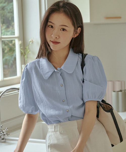 ANOETIC(アノエティック)の「ROUND COLLAR BUTTON BLOUSE_SKY BLUE(シャツ/ブラウス・レディース・スカイブルー・FREE)」の1枚目の写真