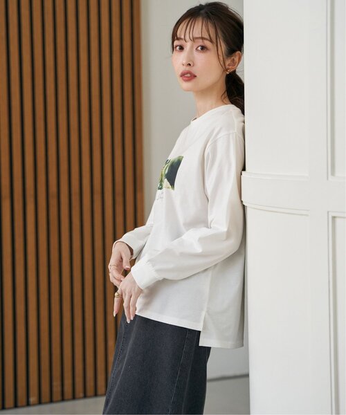 ikka(イッカ)の「ロゴフォトプリントスウェットTシャツ(Tシャツ/カットソー・レディース・オフホワイト/ブラック/チャコール/ホワイト・M/L)」の6枚目の写真