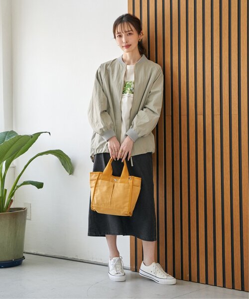 ikka(イッカ)の「ロゴフォトプリントスウェットTシャツ(Tシャツ/カットソー・レディース・オフホワイト/ブラック/チャコール/ホワイト・M/L)」の8枚目の写真