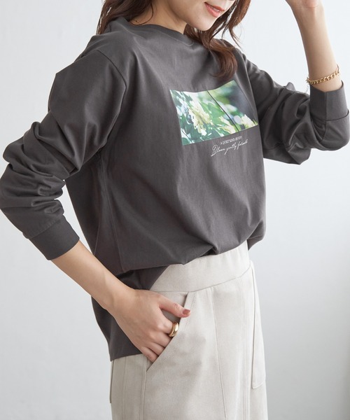 ikka(イッカ)の「ロゴフォトプリントスウェットTシャツ(Tシャツ/カットソー・レディース・オフホワイト/ブラック/チャコール/ホワイト・M/L)」の4枚目の写真