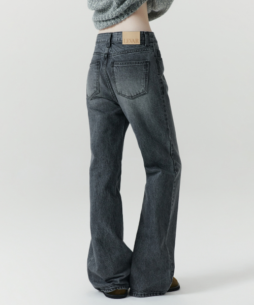 LEVAR(レバー)の「Relaxed Boots Cut Denim - Washed Grey(デニムパンツ・レディース・アッシュグレー・XS-Short/S-Short/M-Short/XS-Long/S-Long/M-Long)」の1枚目の写真