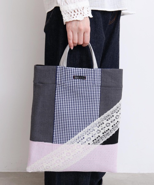 l'atelier du savon（アトリエドサボン）の「ニードルパンチのコラージュハンドバッグ（トートバッグ・レディース・ブラック/グレー・FREE）」の3枚目の写真