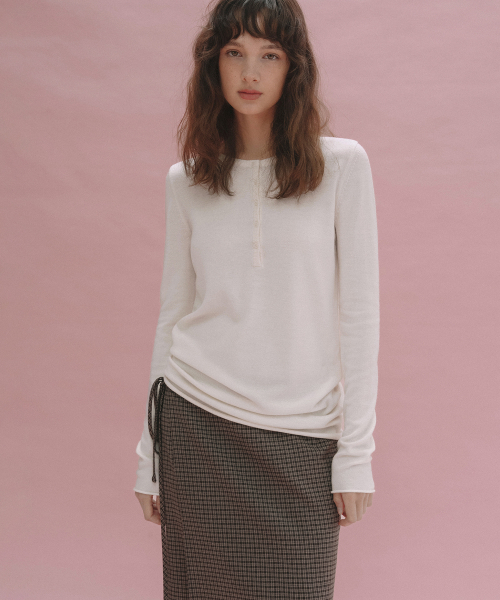 ANDNEEDS(アンドニーズ)の「Glen wool long knit (ivory)(ニット/セーター・レディース・その他・FREE)」の2枚目の写真