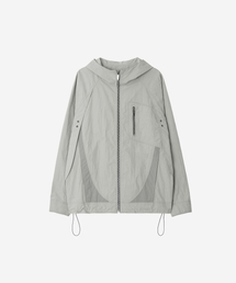 BLR（ビーエルアール）の「Arc Panel Windbreaker Jacket Beige（ナイロンジャケット）」