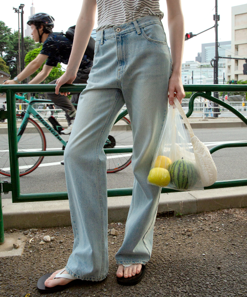 LEVAR（レバー）の「Relaxed Boots Cut Denim - Light Blue（デニムパンツ・レディース・ライトブルー・XS-Short/S-Short/M-Short/XS-Long/S-Long/M-Long）」の6枚目の写真