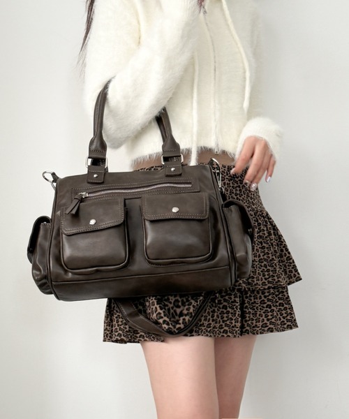 WEGO（ウィゴー）の「WEGO/ポケットデザインボストンショルダー（ショルダーバッグ・レディース・ブラック/ブラウン・FREE）」の3枚目の写真