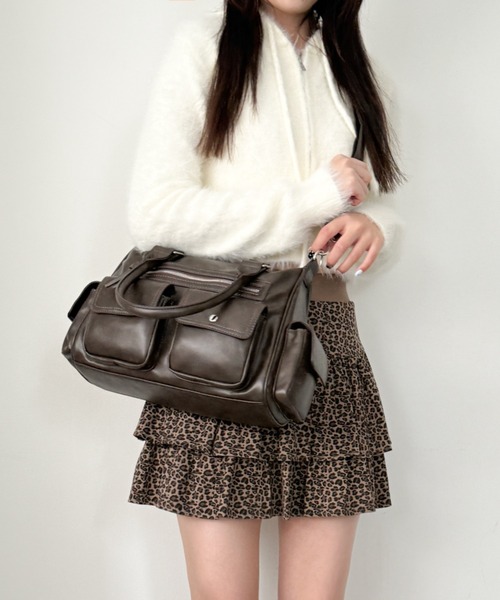 WEGO（ウィゴー）の「WEGO/ポケットデザインボストンショルダー（ショルダーバッグ・レディース・ブラック/ブラウン・FREE）」の9枚目の写真