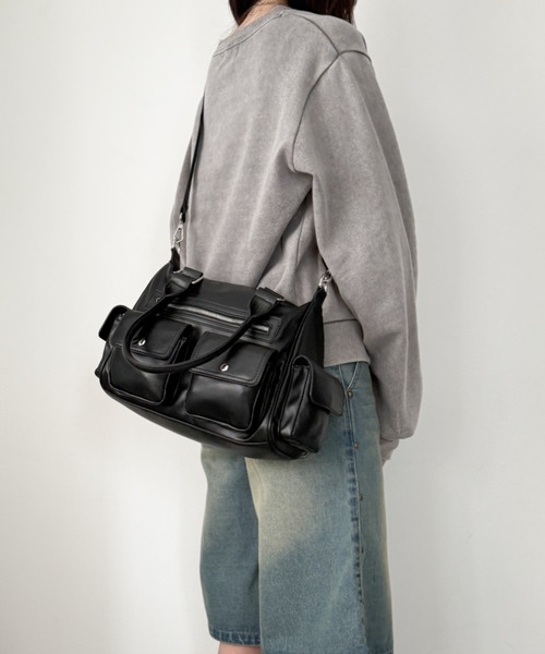 WEGO（ウィゴー）の「WEGO/ポケットデザインボストンショルダー（ショルダーバッグ・レディース・ブラック/ブラウン・FREE）」の18枚目の写真