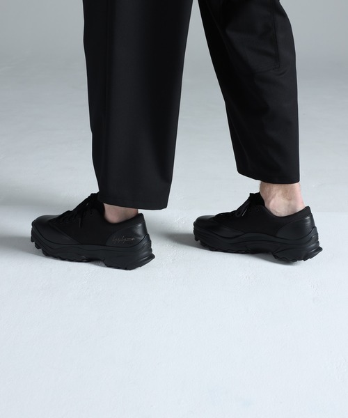 Y-3(ワイスリー)の「Y-3 GSG9 LO(スニーカー・メンズ・ブラック系・26.0cm/25.5cm/28.5cm/28.0cm/27.5cm/27.0cm/26.5cm/29.0cm/24.0cm/23.5cm/23.0cm/22.5cm/24.5cm/29.5cm)」の6枚目の写真