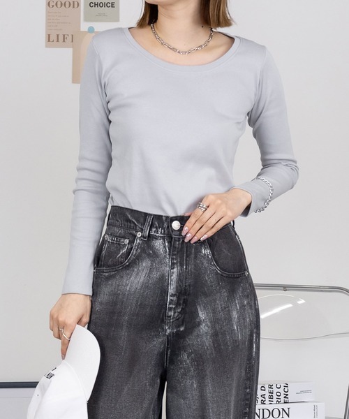 LARU(ラルー)の「コットンフライス長袖Tシャツ(Tシャツ/カットソー・レディース・グレー系その他2/カーキ/ブラック/杢グレー/チャコールグレー/オフホワイト/ネイビー/グレー系その他/パープル系その他・L/M)」の7枚目の写真