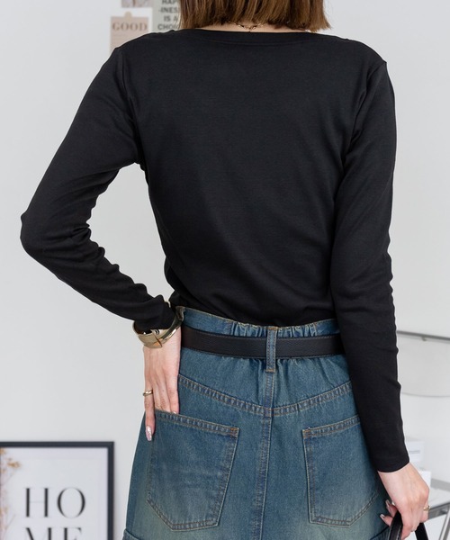 LARU(ラルー)の「コットンフライス長袖Tシャツ(Tシャツ/カットソー・レディース・グレー系その他2/カーキ/ブラック/杢グレー/チャコールグレー/オフホワイト/ネイビー/グレー系その他/パープル系その他・L/M)」の12枚目の写真