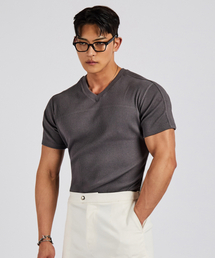 LEVELD（レブエルド）の「切り替えディテールリブVネックチャコール（Tシャツ/カットソー）」