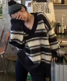 【WEB限定】ボーダー柄Vネックニットトップス［韓国ファッション カジュアル］